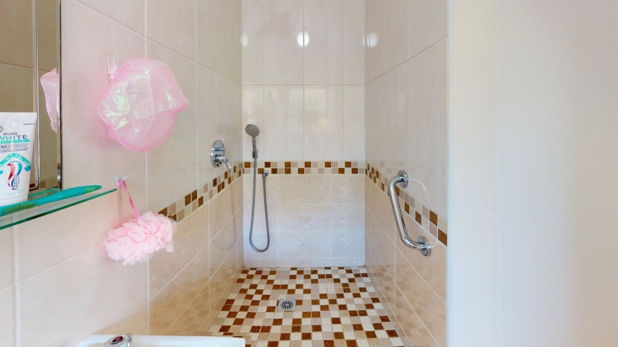 2 Bedroom Property for Sale in Sherwood Eastern Cape
